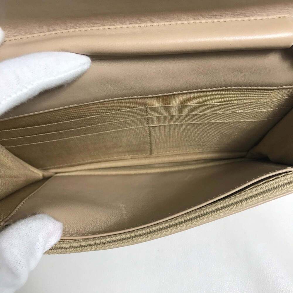 CHANEL Authentic Cream Wallet - Picture 11 of 16